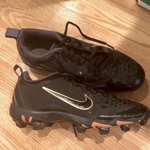 Nike women’s softball cleats
